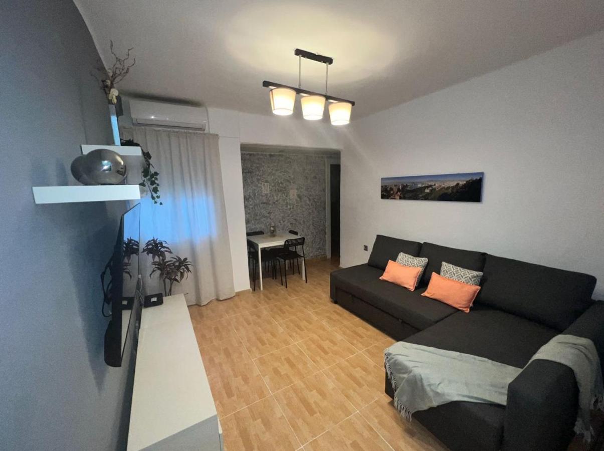 Holidays2Malaga 2 Bedroom Armengual De La Mota Close Shopping Center מראה חיצוני תמונה