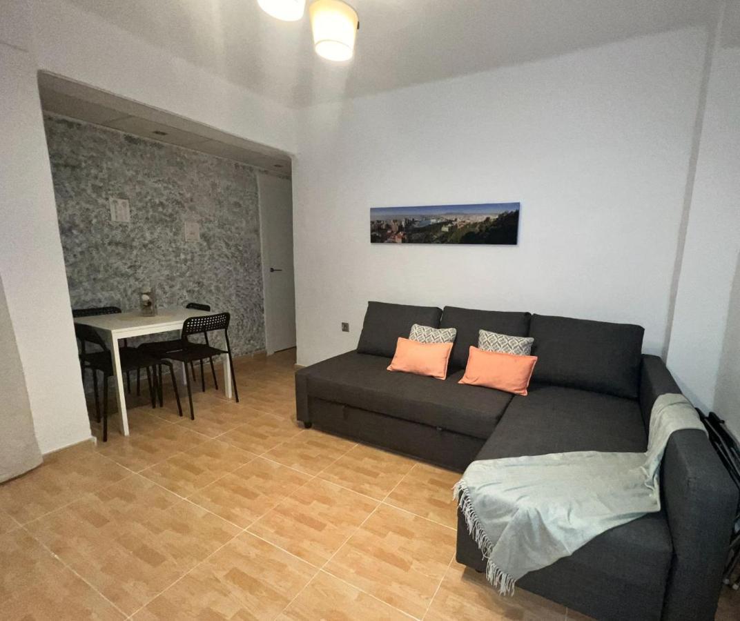 Holidays2Malaga 2 Bedroom Armengual De La Mota Close Shopping Center מראה חיצוני תמונה