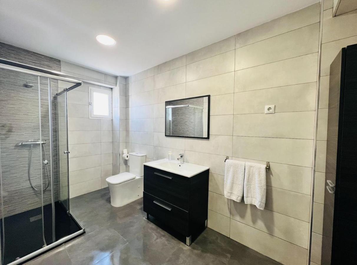 Holidays2Malaga 2 Bedroom Armengual De La Mota Close Shopping Center מראה חיצוני תמונה